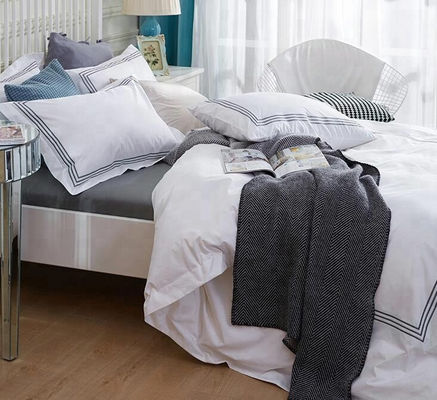 Elegant Home 60s Pure Cotton Customized Hotel Bedding Set with YARN DYED Pattern