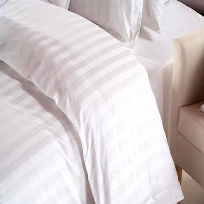 Comfortable Polyester Brushed Hotel Bedding Sheet and Quilt Set Customized Size